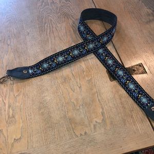 Handbag strap in embroidered vegan leather/ fabric
